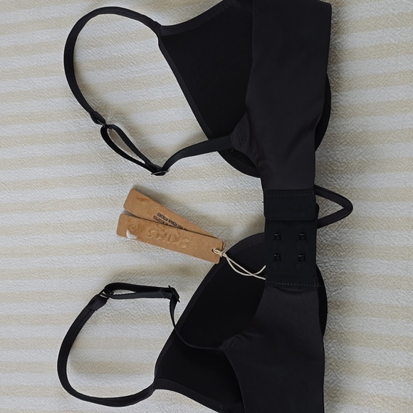SKIMS Ultimate Deep V Push Up Bra Size:34A Onyx - Picture 5 of 8